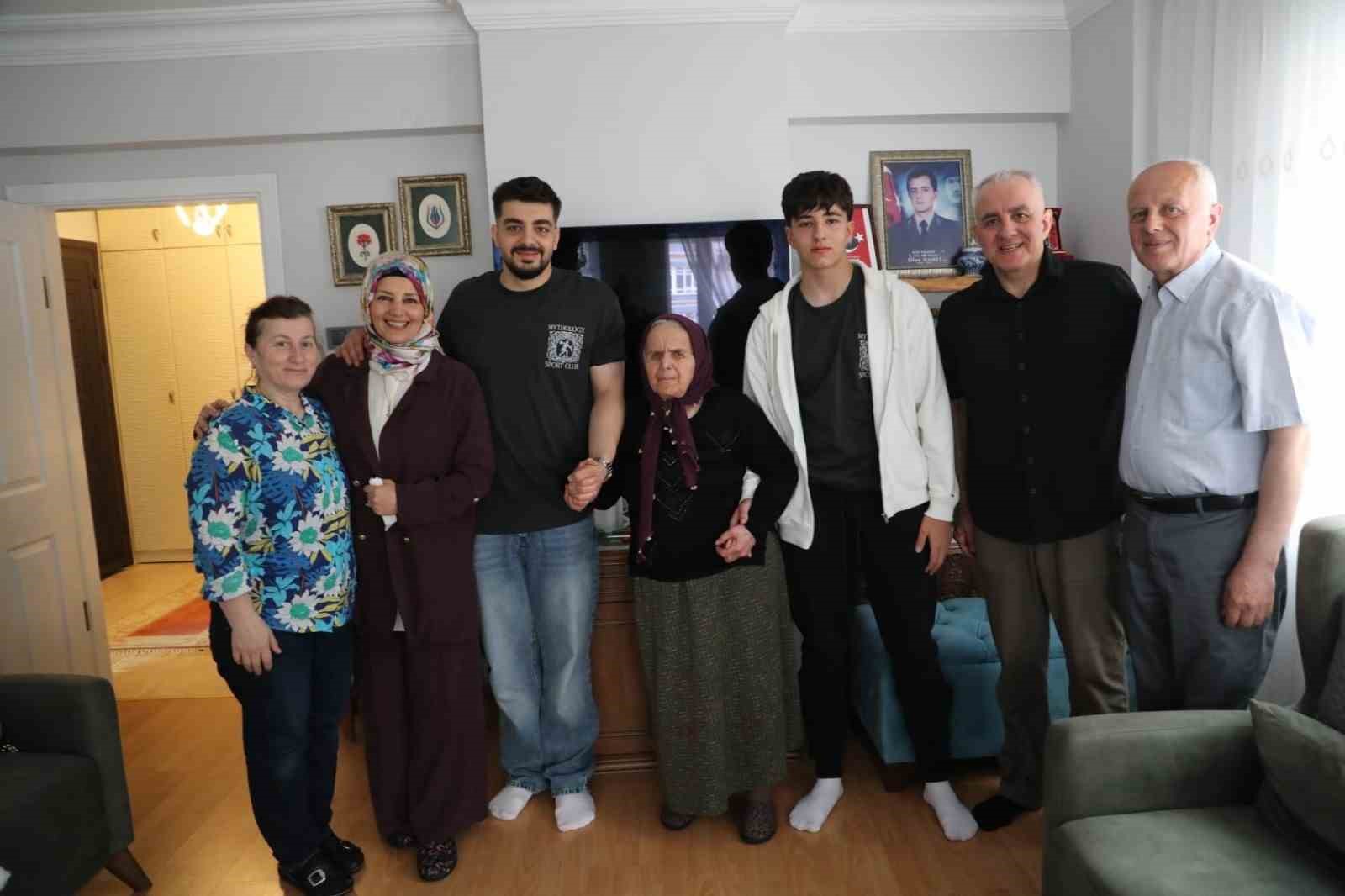 90 yasindaki sehit annesini duygulandiran hareket 1