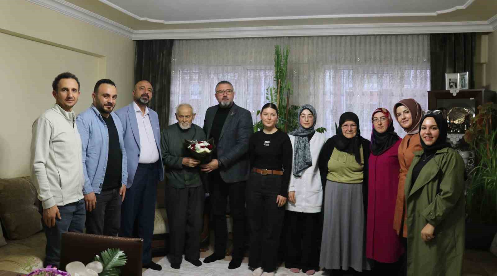 95 yasindaki sehit babasi ogretmen ozel gunde unutulmadi 1 QzCuJzG6