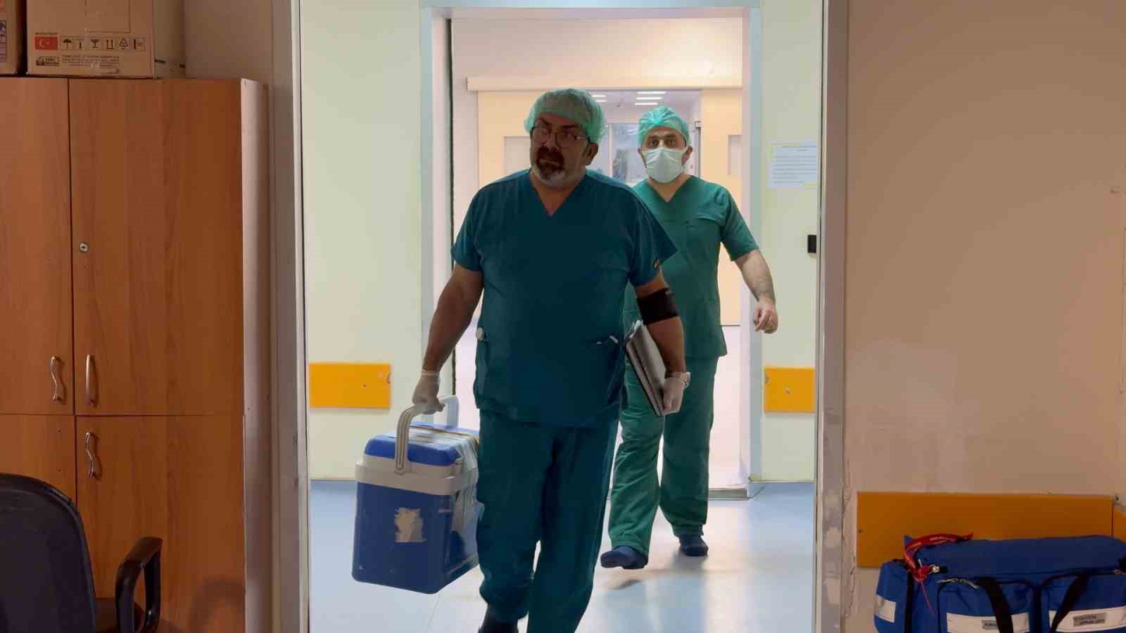 96 yasindaki kadinin bagislanan karacigeri bir hastaya umut oldu 1 KYGybS43