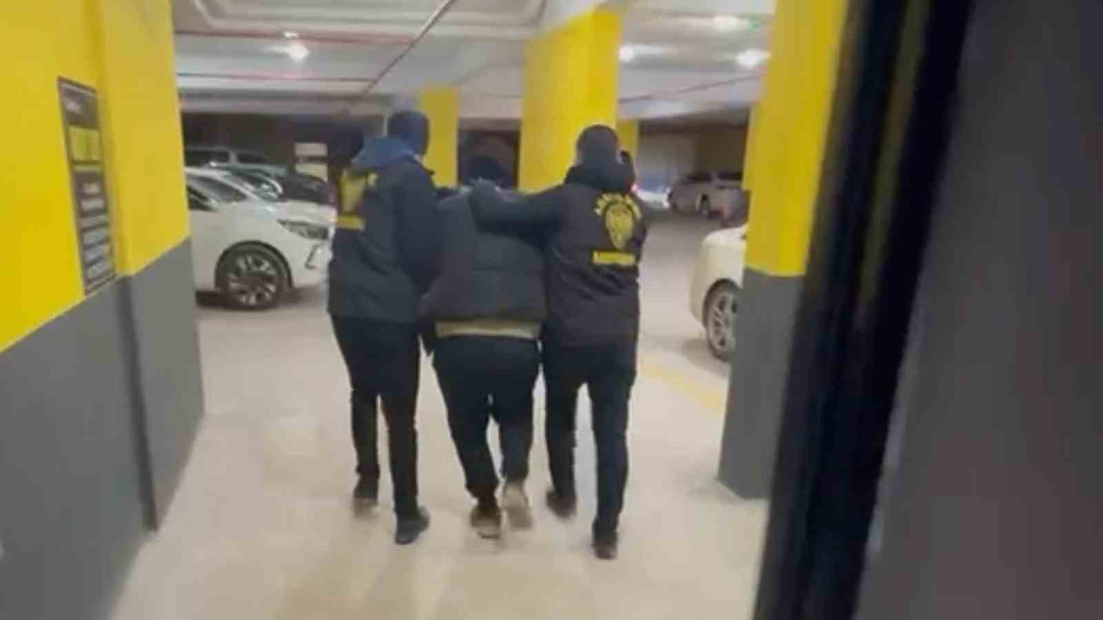 99 yil kesinlesmis hapis cezasiyla aranan sahis mersinde yakalandi 1 kZVpRU9R