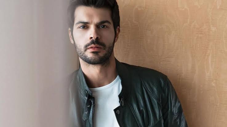 Magazin Dünyasında Rüya Gibi Karar: Tolga Mendi ve Damla Can Evleniyor! 1 Tolga mendi damla can