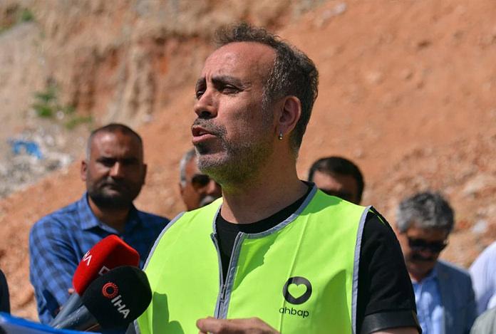 Haluk levent