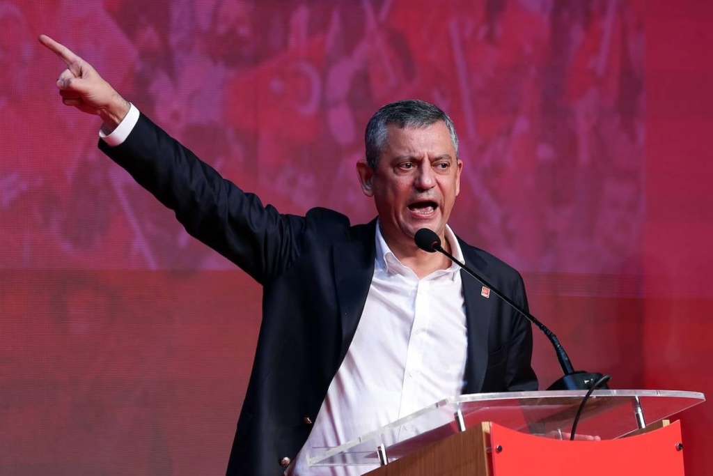 Ankara’da Flaş Gelişme: Özgür Özel’den "Vakti Gelmiş Bir Vedanın Hüznünü Yaşıyorum" Açıklaması! 1 Özgür Özel