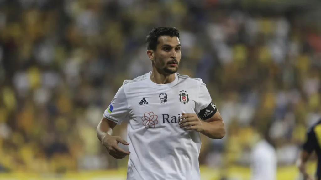 Necip Uysal Besiktas.jpg 1