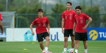 a-mili-futbol-takimi-iki-gunluk-iznin-ardindan-calismalara-basladi-TypBPADy.jpg