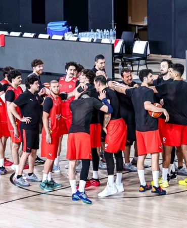 a-milli-erkek-basketbol-takimi-bosna-hersek-maci-hazirliklarina-basladi-s8KrqfVy.jpg