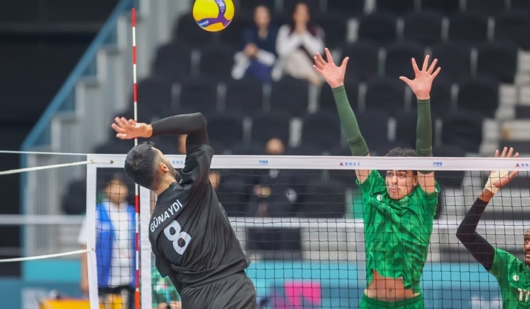 a-milli-erkek-voleybol-takimi-finale-yukseldi-1tOAdgjS.jpg