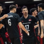 a-milli-erkek-voleybol-takimi-kanadayi-maglup-etti-BMBped5V.jpg