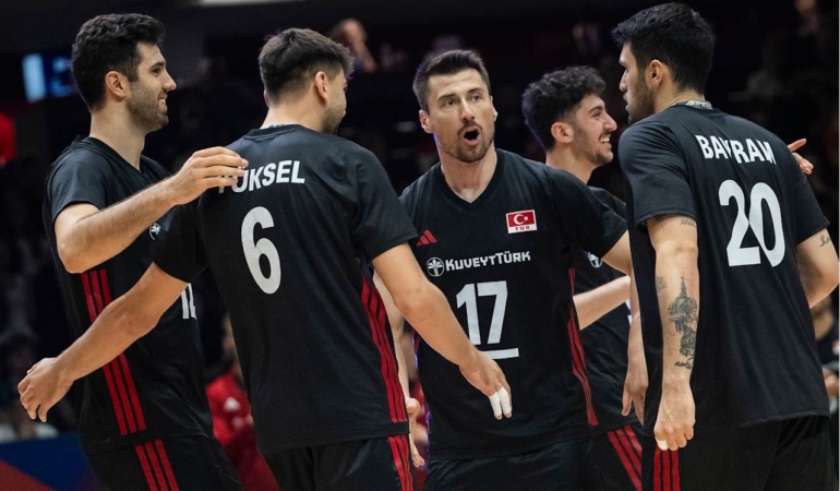 a-milli-erkek-voleybol-takimi-kanadayi-maglup-etti-BMBped5V.jpg