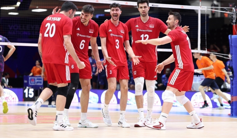 a-milli-erkek-voleybol-takimi-vnl-ikinci-haftada-parkeye-cikiyor-VSNOHkCk.jpg