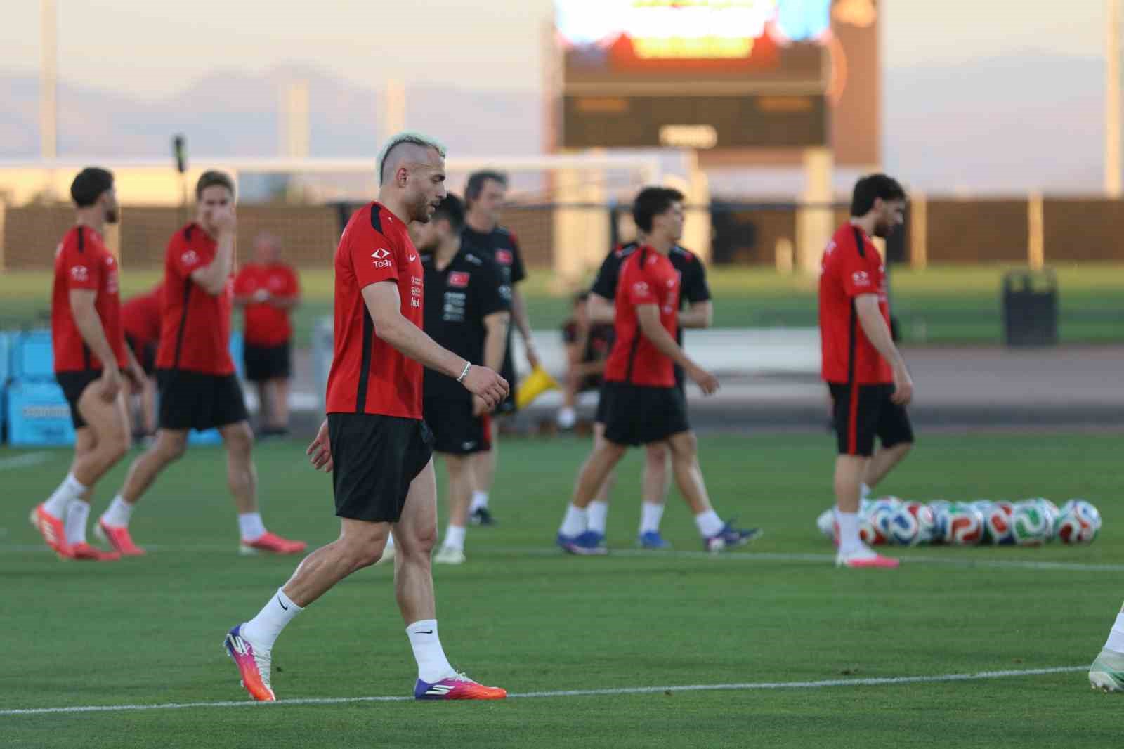 a milli futbol takimi abd maci hazirliklarina devam etti 6 RJjLLFnn
