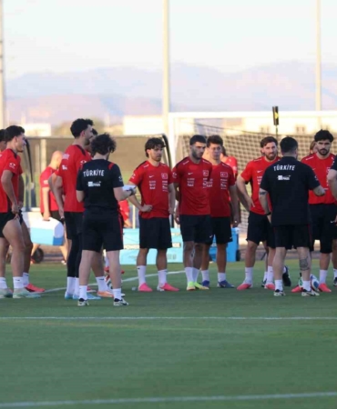 a-milli-futbol-takimi-abd-maci-hazirliklarina-devam-etti-sD2jpijA.jpg