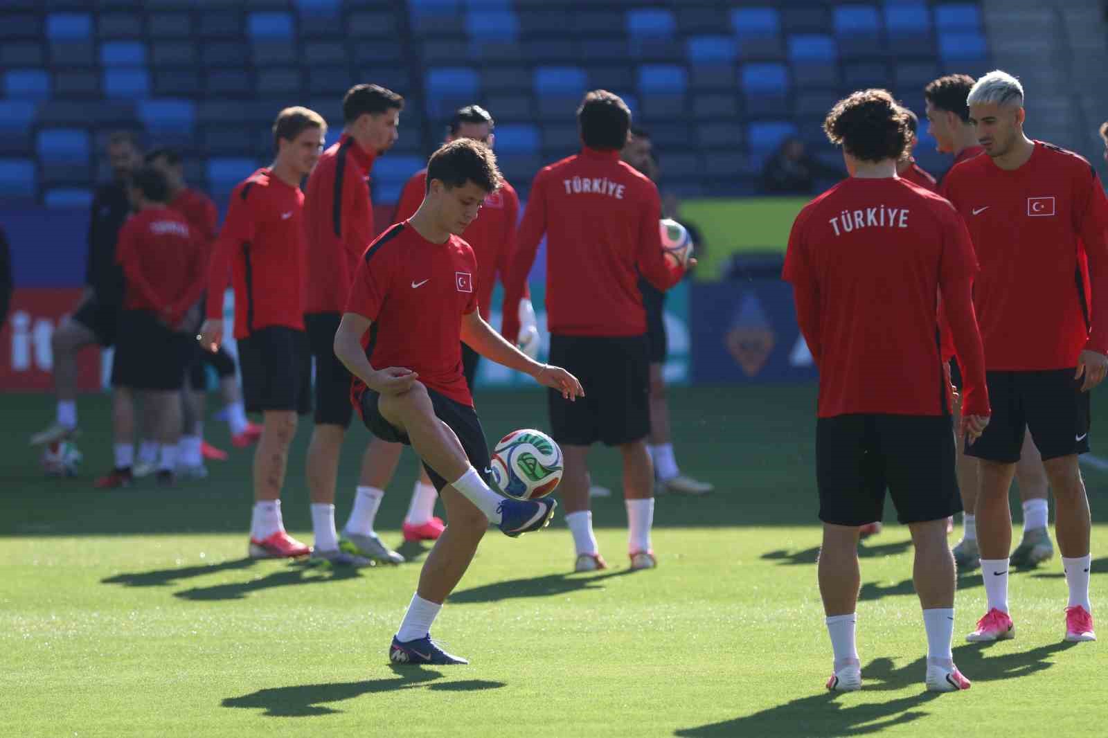 a milli futbol takimi abd maci hazirliklarini tamamladi 2 7gFKNgTt