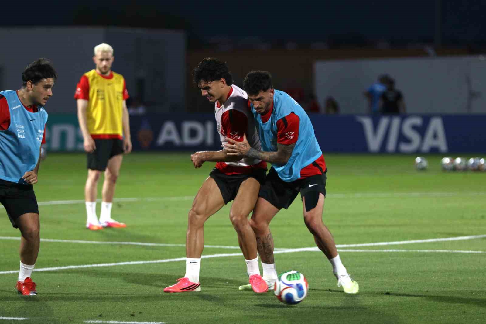 A Milli Futbol Takımı, Arizona’daki ilk antrenmanını taraftara açık yaptı 14 a milli futbol takimi arizonadaki ilk antrenmanini taraftara acik yapti 10 thiGVSmC