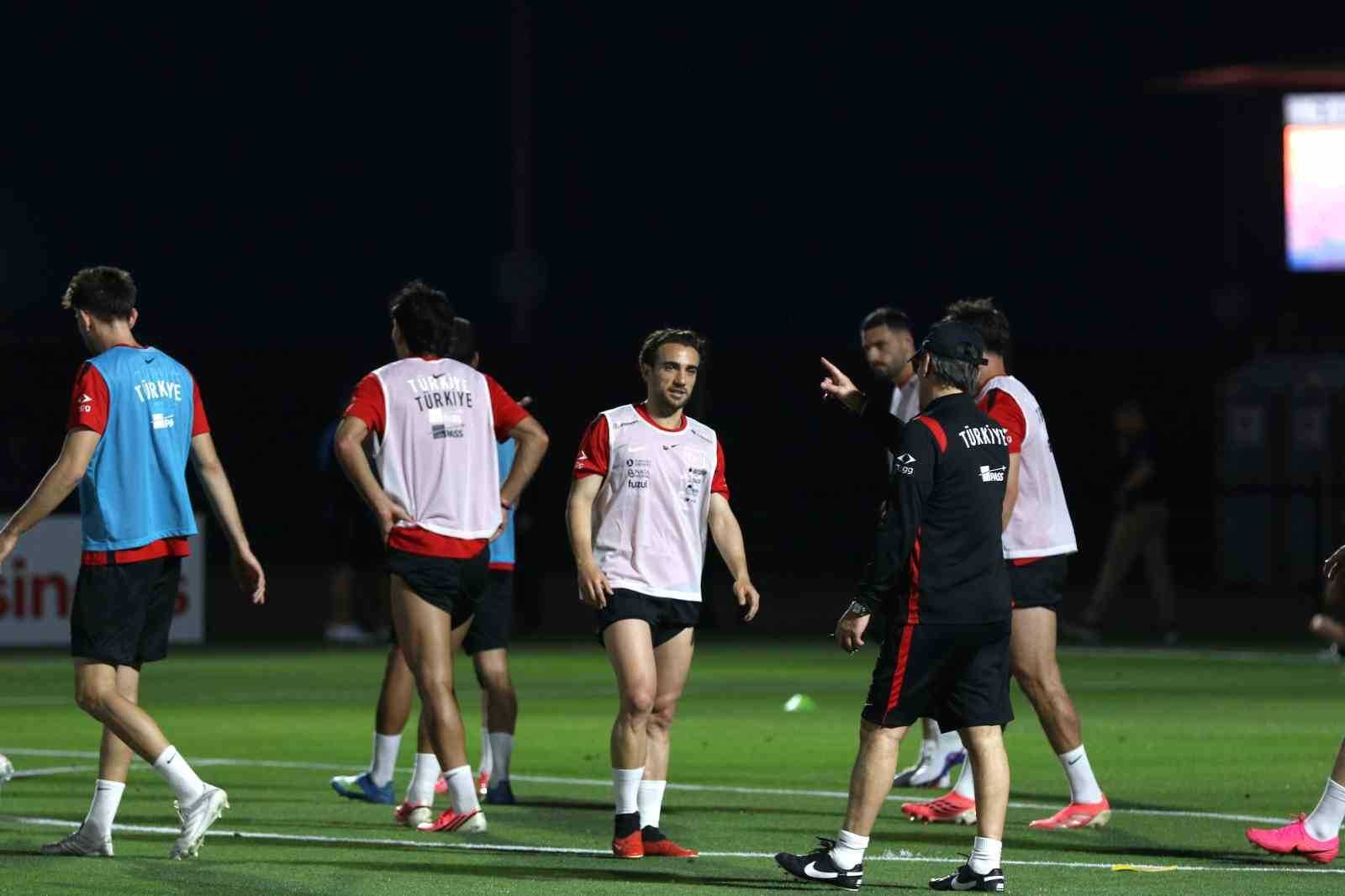 A Milli Futbol Takımı, Arizona’daki ilk antrenmanını taraftara açık yaptı 15 a milli futbol takimi arizonadaki ilk antrenmanini taraftara acik yapti 11 GbWgeqDu