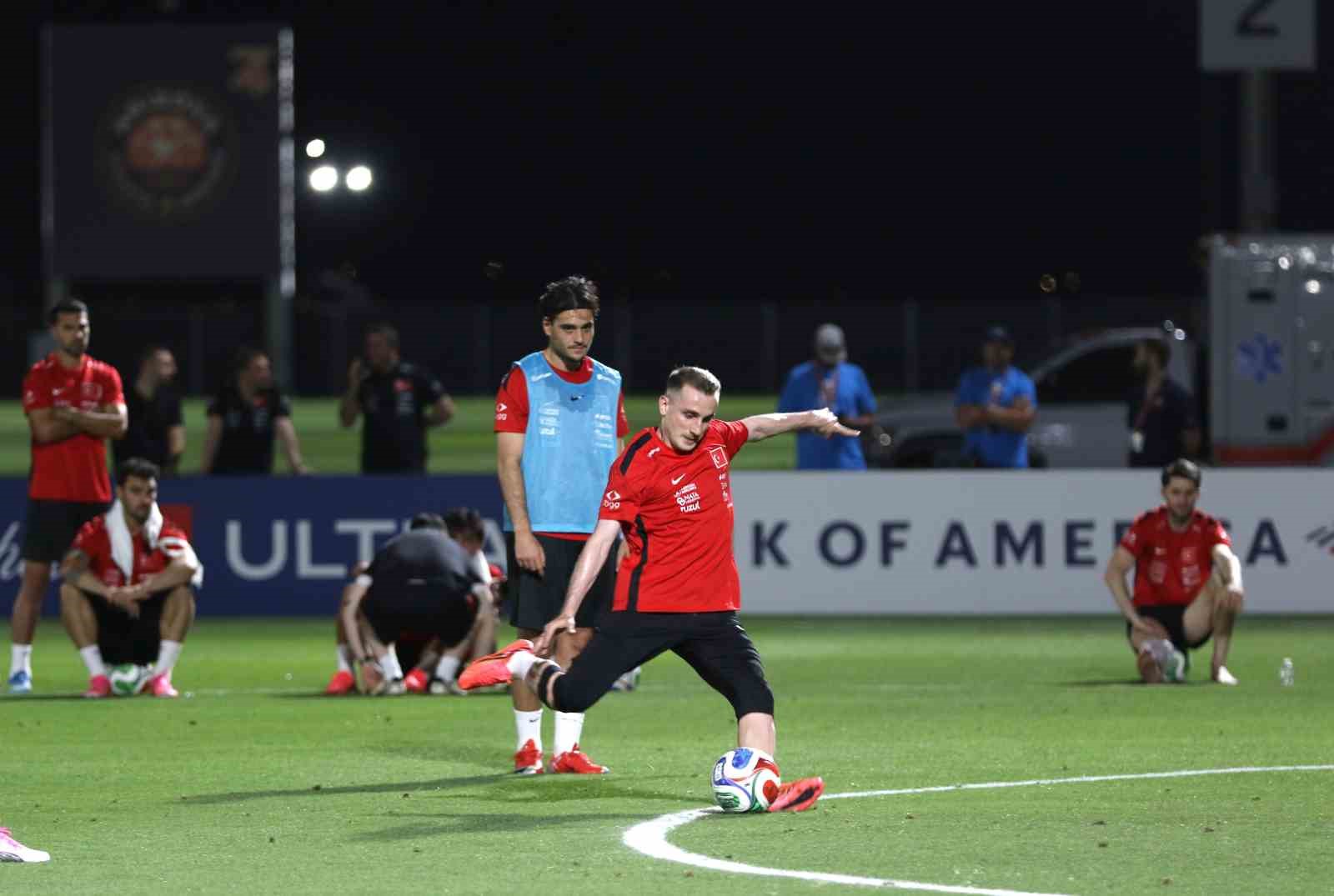 A Milli Futbol Takımı, Arizona’daki ilk antrenmanını taraftara açık yaptı 18 a milli futbol takimi arizonadaki ilk antrenmanini taraftara acik yapti 14 X3TPsv5Q