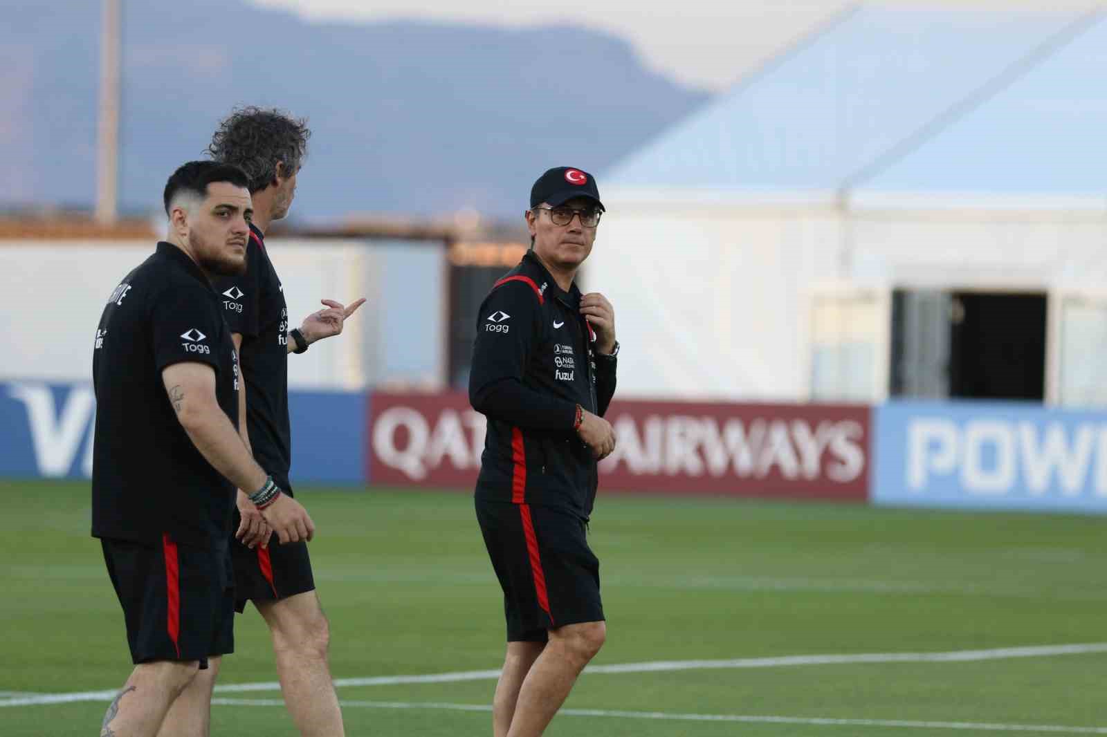 A Milli Futbol Takımı, Arizona’daki ilk antrenmanını taraftara açık yaptı 8 a milli futbol takimi arizonadaki ilk antrenmanini taraftara acik yapti 4 IaggQl5W