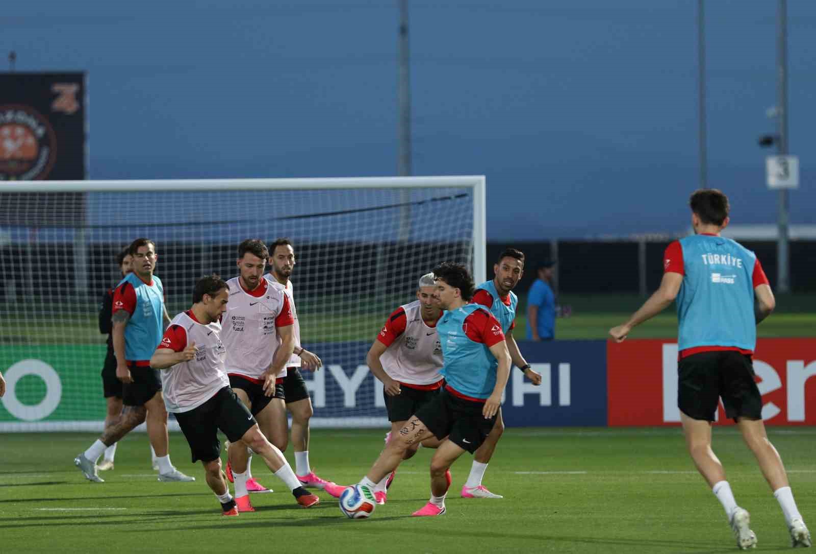 A Milli Futbol Takımı, Arizona’daki ilk antrenmanını taraftara açık yaptı 10 a milli futbol takimi arizonadaki ilk antrenmanini taraftara acik yapti 6 JAznEOaO
