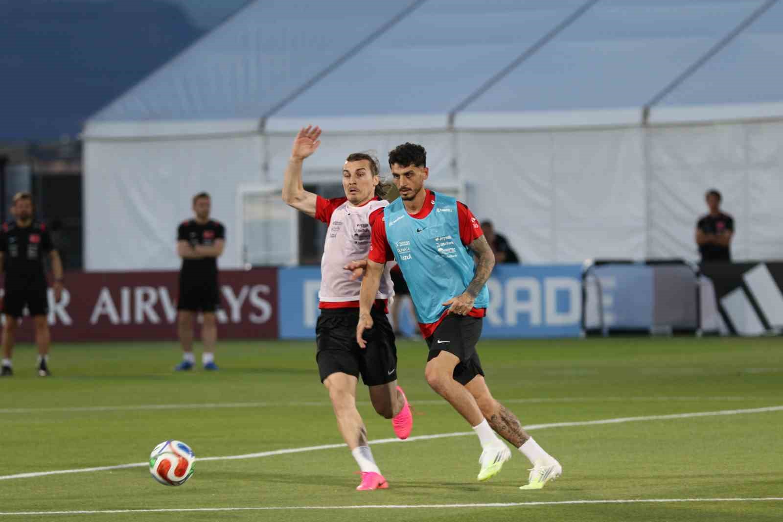 A Milli Futbol Takımı, Arizona’daki ilk antrenmanını taraftara açık yaptı 11 a milli futbol takimi arizonadaki ilk antrenmanini taraftara acik yapti 7 yAUaQYIz