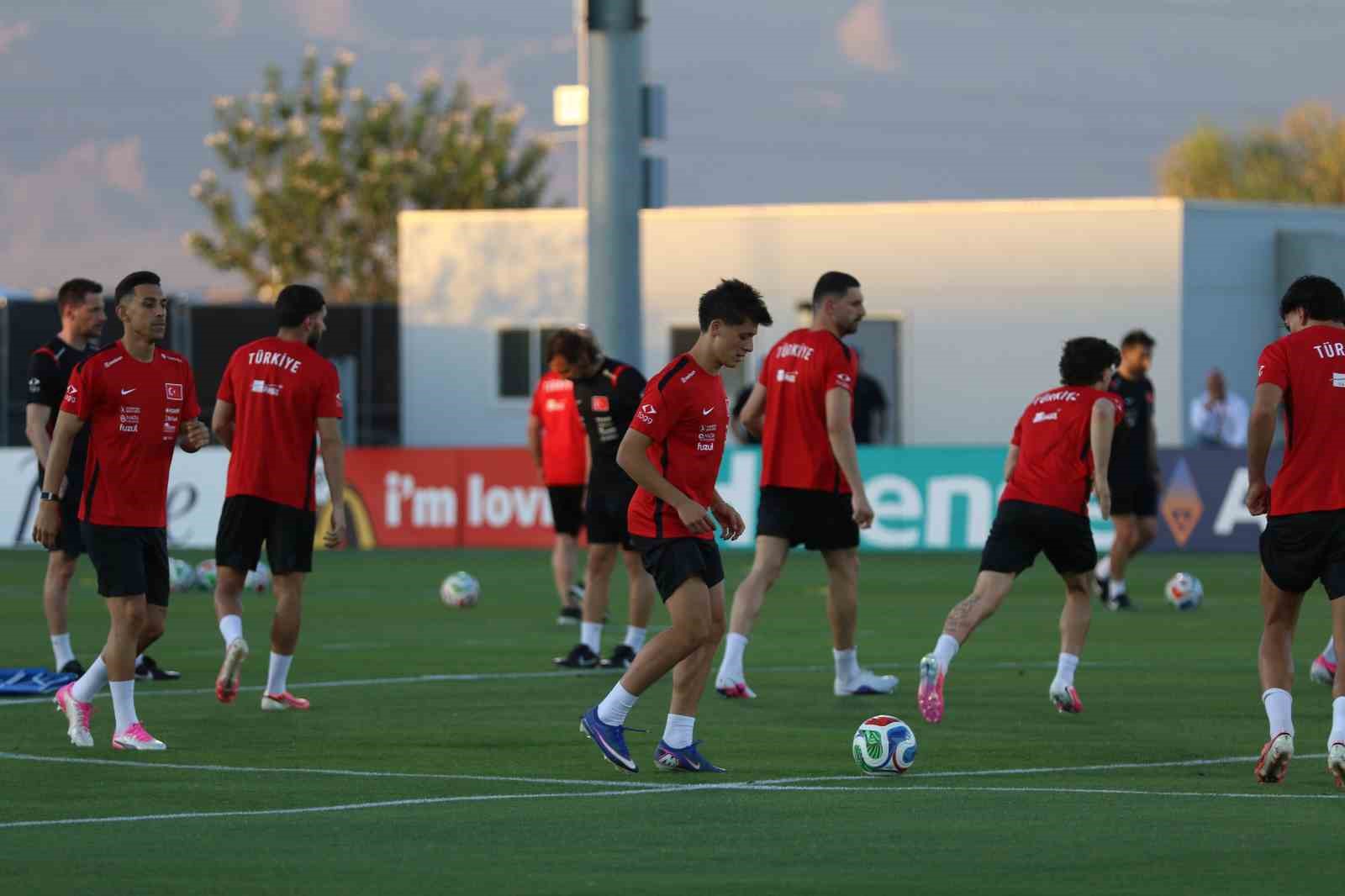 A Milli Futbol Takımı, Avustralya maçının hazırlıklarına devam etti 10 a milli futbol takimi avustralya macinin hazirliklarina devam etti 6 kLvurGpS