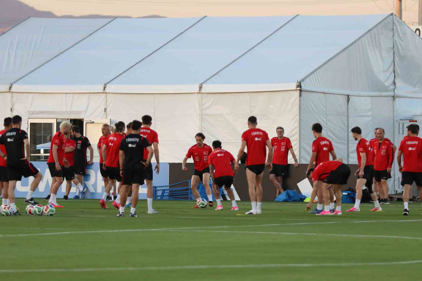 A Milli Futbol Takımı, Avustralya maçının hazırlıklarına devam etti 13 a milli futbol takimi avustralya macinin hazirliklarina devam etti 9 zA2gmgLS