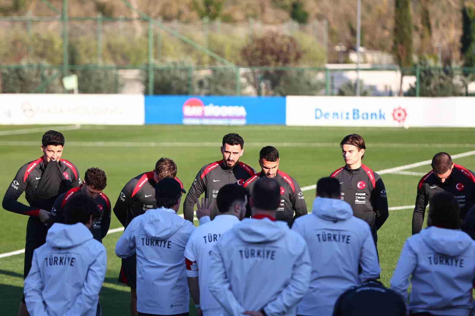 a milli futbol takimi ispanya maci hazirliklarina basladi 0 V8MDDJkH