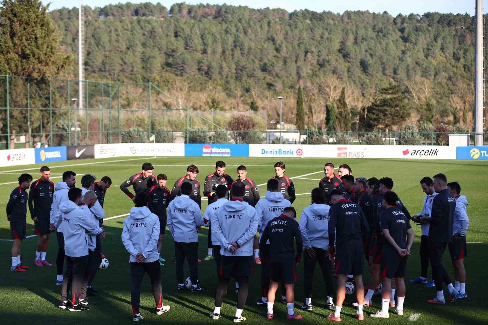 a milli futbol takimi ispanya maci hazirliklarina basladi 1 d2KJlDGP