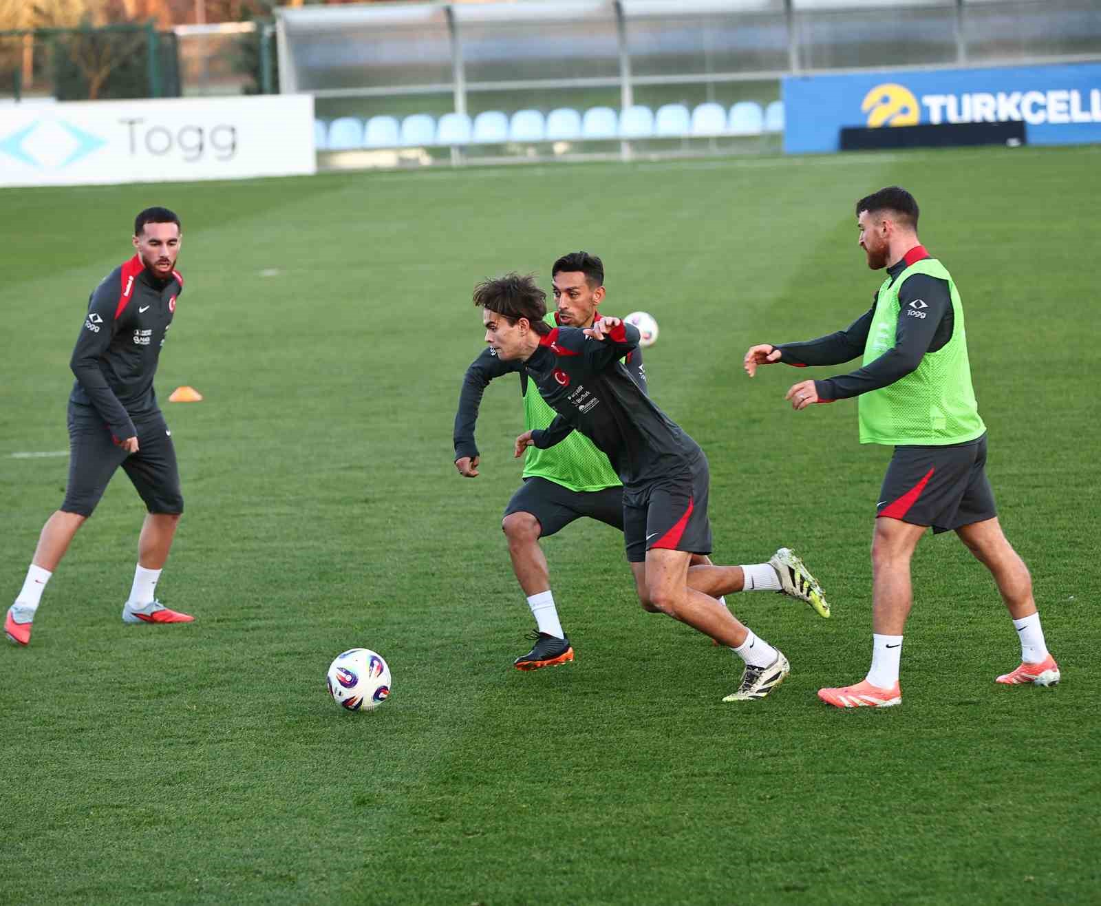 a milli futbol takimi ispanya maci hazirliklarina basladi 11 m6sW9MUR