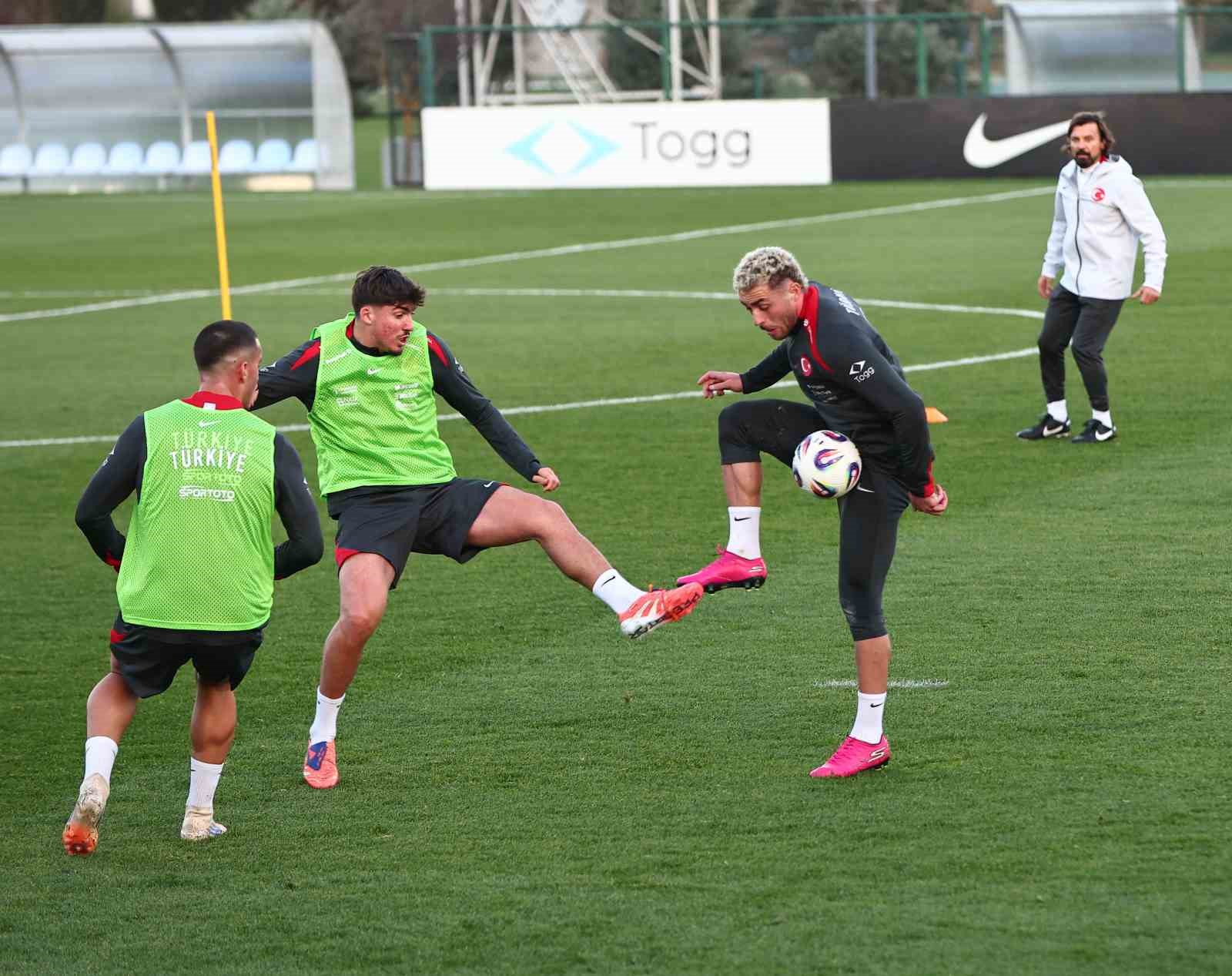 a milli futbol takimi ispanya maci hazirliklarina basladi 13 3LZPUB3X