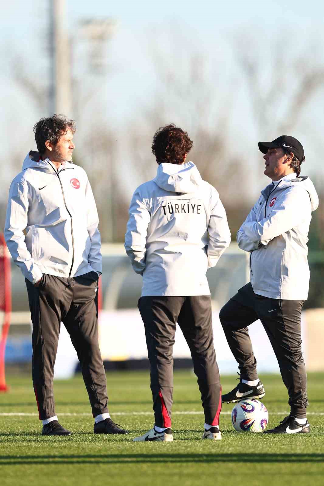 a milli futbol takimi ispanya maci hazirliklarina basladi 15 Oi8GbuNW