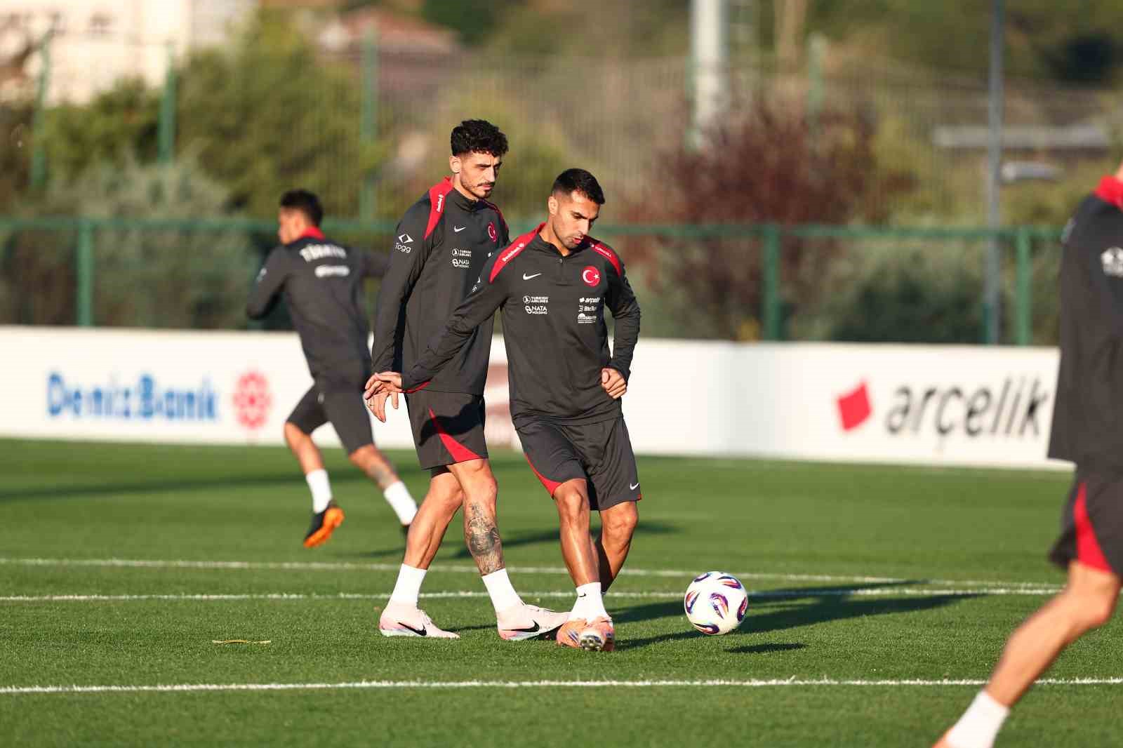 a milli futbol takimi ispanya maci hazirliklarina basladi 7