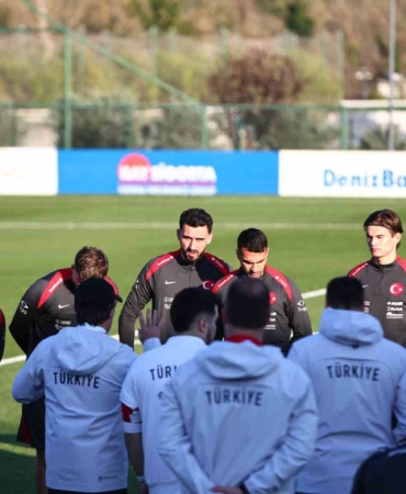 a-milli-futbol-takimi-ispanya-maci-hazirliklarina-basladi-VB1XXPLb.jpg