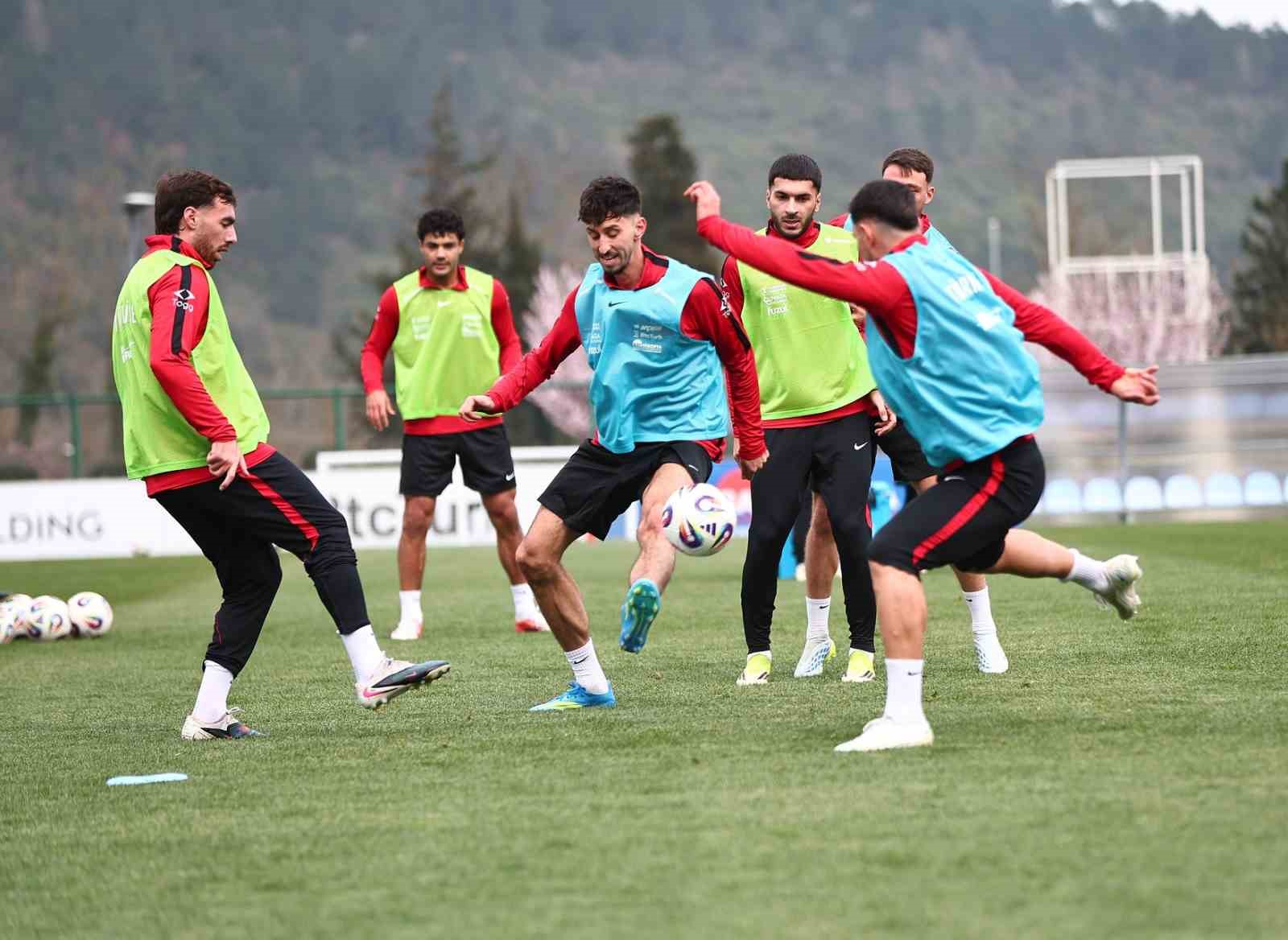 a milli futbol takimi kosova maci hazirliklarina basladi 0