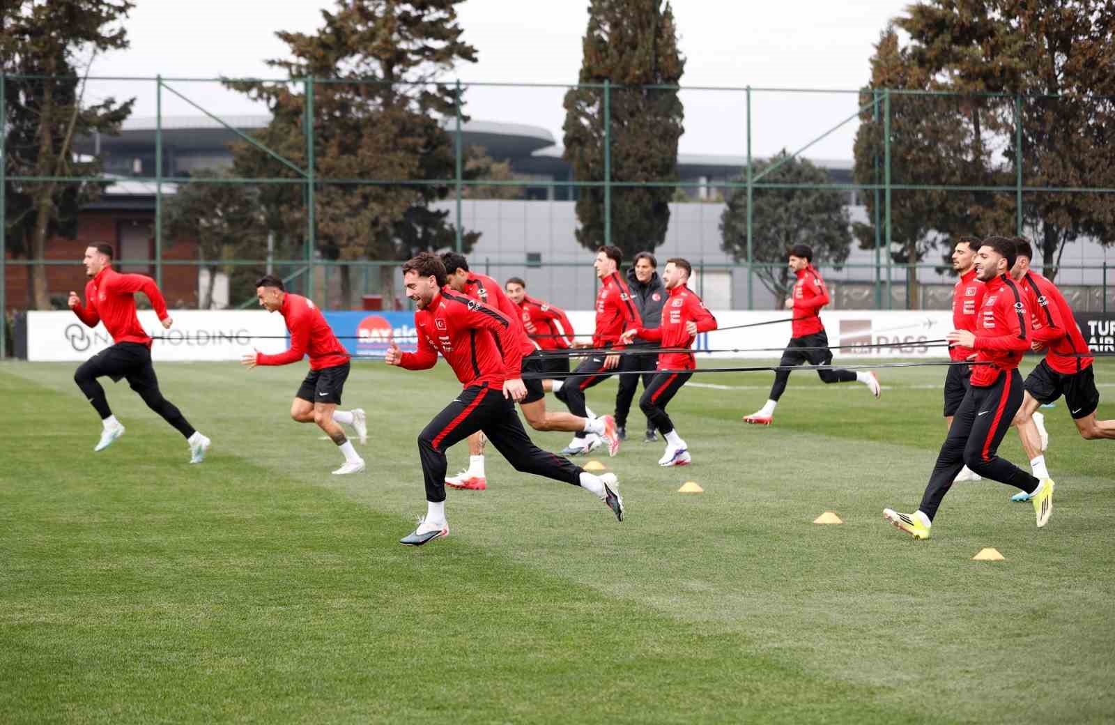 a milli futbol takimi kosova maci hazirliklarina basladi 2 j3yGgvtD