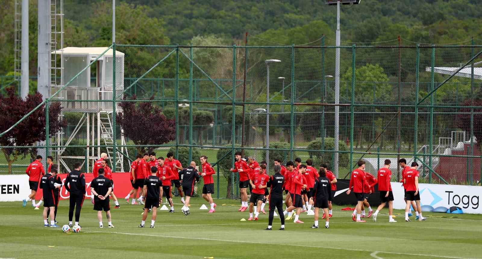 a milli futbol takimi kuzey makedonya maci hazirliklarini tamamladi 17 5X2YdeC2