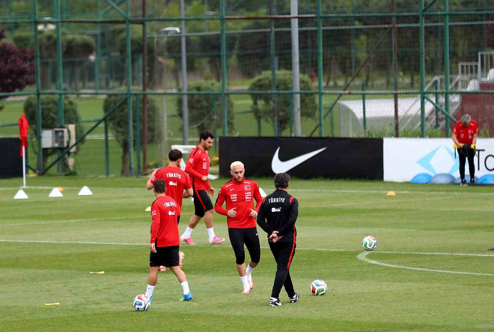 a milli futbol takimi kuzey makedonya maci hazirliklarini tamamladi 18 lC3jjWbd