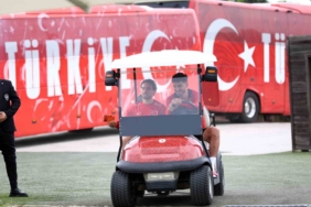 a-milli-futbol-takimi-kuzey-makedonya-maci-hazirliklarini-tamamladi-qKrbCF89.jpg