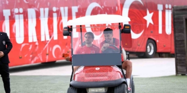 a-milli-futbol-takimi-kuzey-makedonya-maci-hazirliklarini-tamamladi-qKrbCF89.jpg