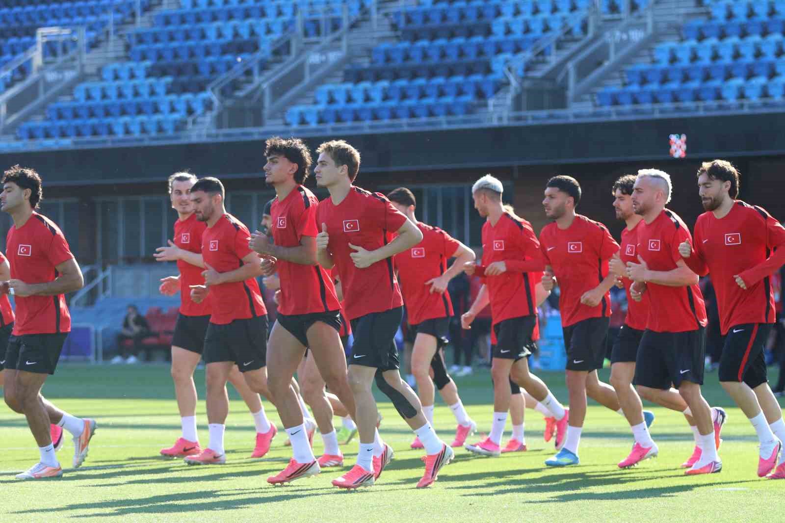 a milli futbol takimi paraguay maci hazirliklarini tamamladi 2 n8Jhardd