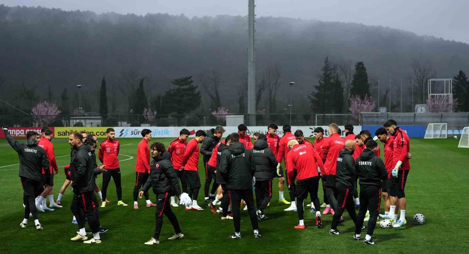 a milli futbol takimi romanya maci hazirliklarini surdurdu 1 rVTjPRN6