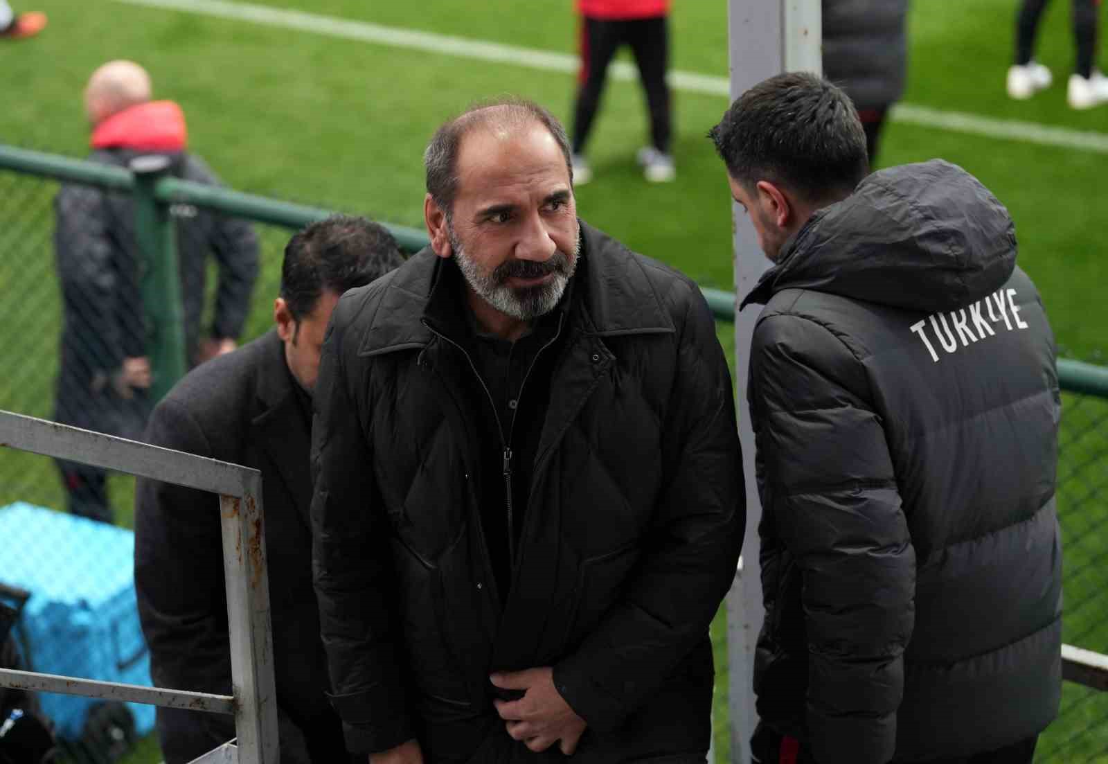 a milli futbol takimi romanya maci hazirliklarini surdurdu 3 55CFbO7N
