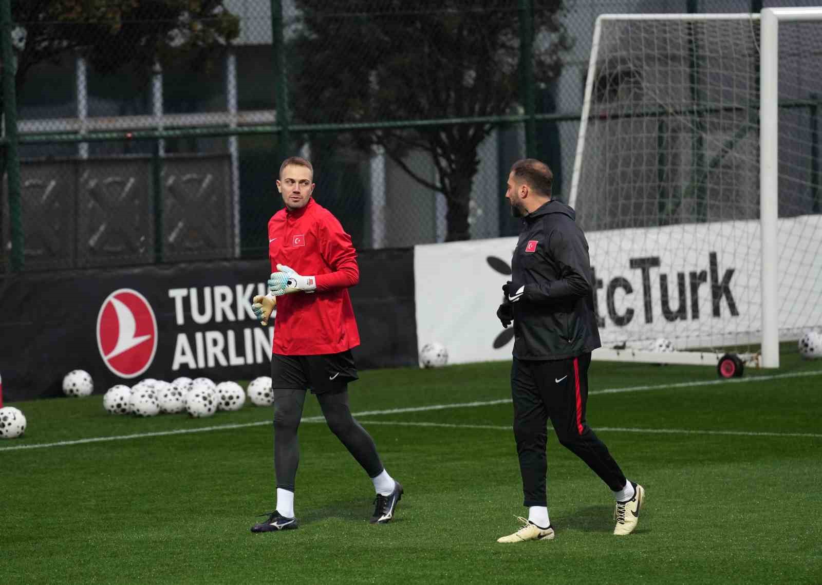 a milli futbol takimi romanya maci hazirliklarini surdurdu 4 4aSG9pDH