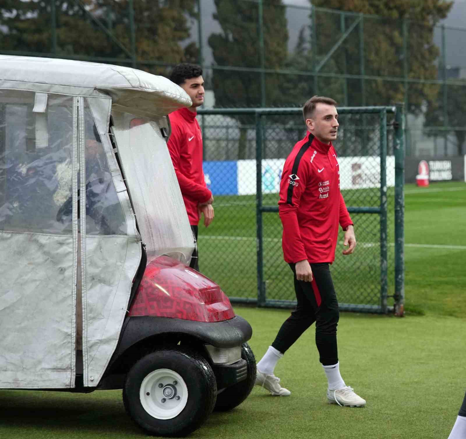 a milli futbol takimi romanya maci hazirliklarini surdurdu 8 C7L4VfW1