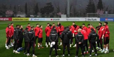 a-milli-futbol-takimi-romanya-maci-hazirliklarini-surdurdu-IB6JbAew.jpg