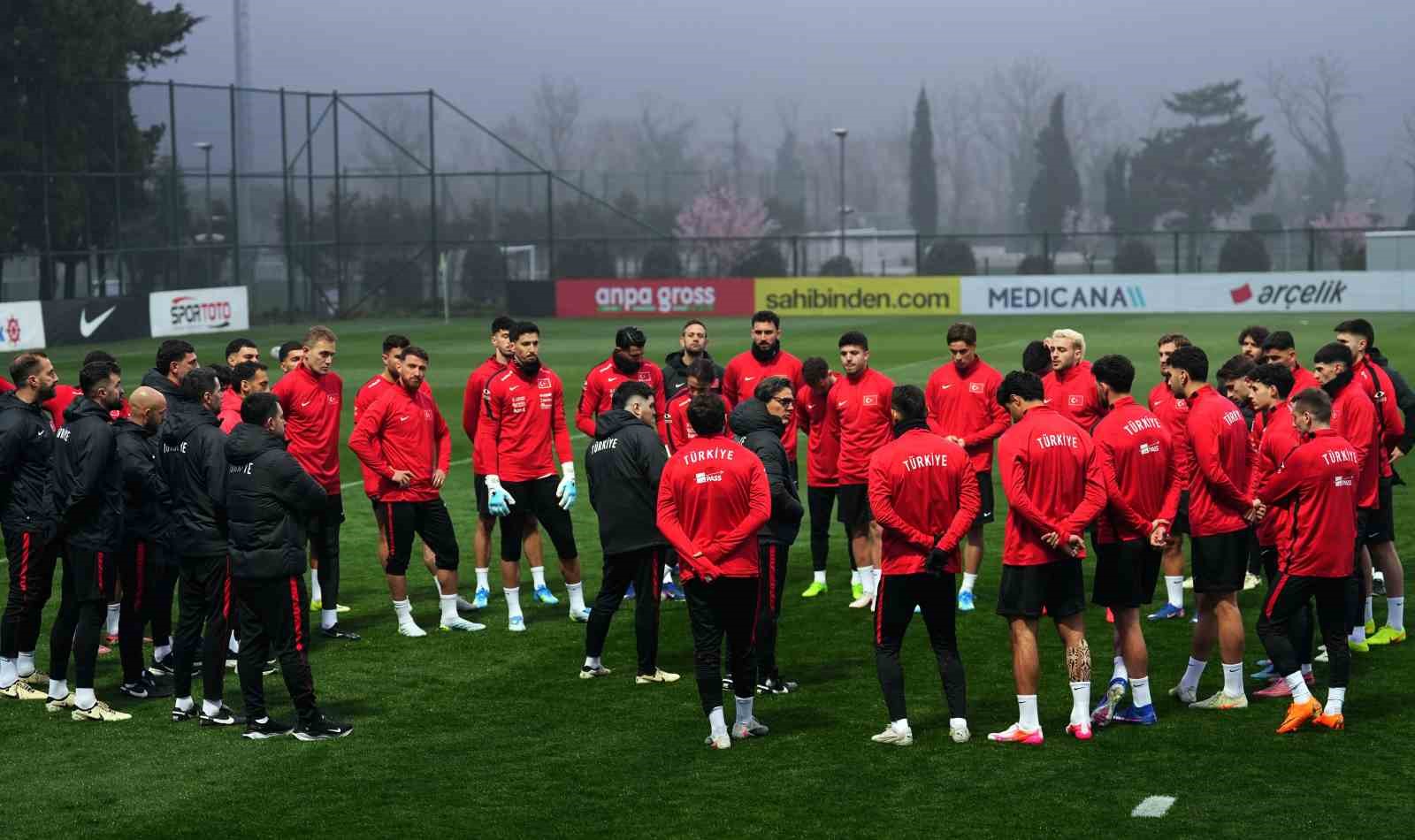 a milli futbol takimi romanya macinin hazirliklarini surdurdu 14 N8TLWRDv