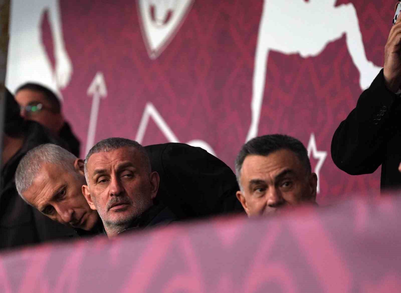 a milli futbol takimi romanya macinin hazirliklarini surdurdu 17 Ri2whwhh