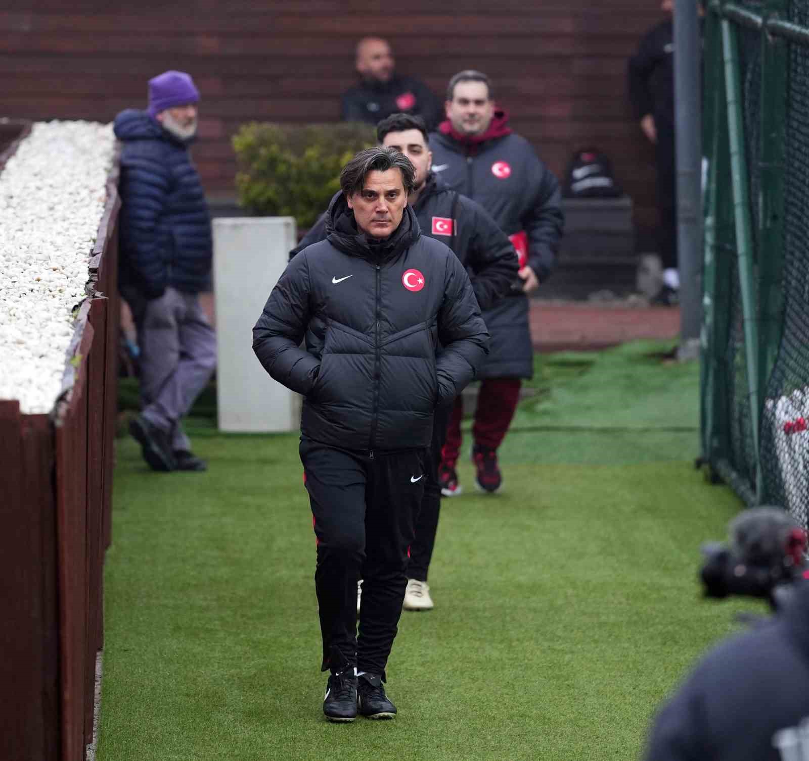 a milli futbol takimi romanya macinin hazirliklarini surdurdu 3 yC4uzsY2