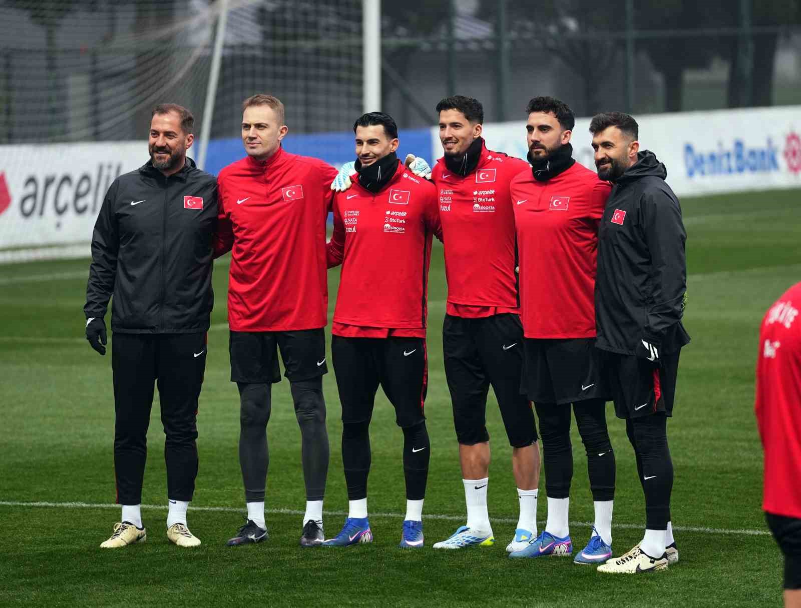 a milli futbol takimi romanya macinin hazirliklarini surdurdu 5 yn2KmfIn