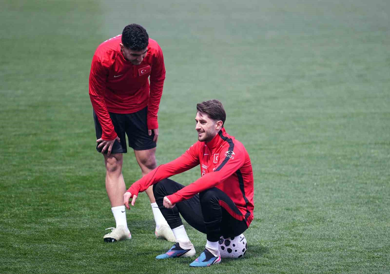 a milli futbol takimi romanya macinin hazirliklarini surdurdu 9 rqqsWEkZ