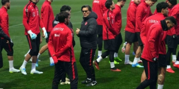 a-milli-futbol-takimi-romanya-macinin-hazirliklarini-surdurdu-PmpasEtZ.jpg